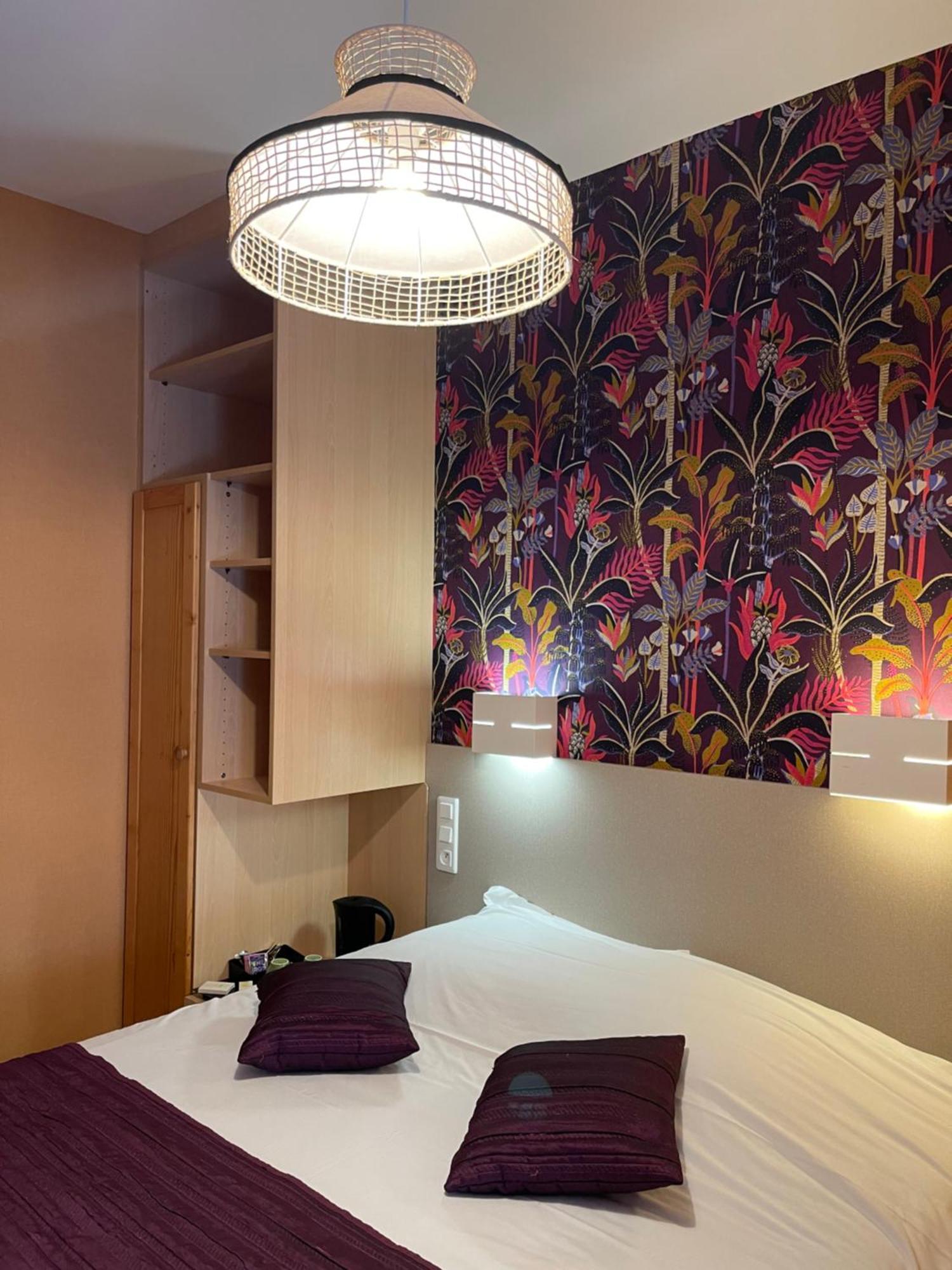 Logis Hotel Restaurant Cazes Arazat Laissac Exterior foto
