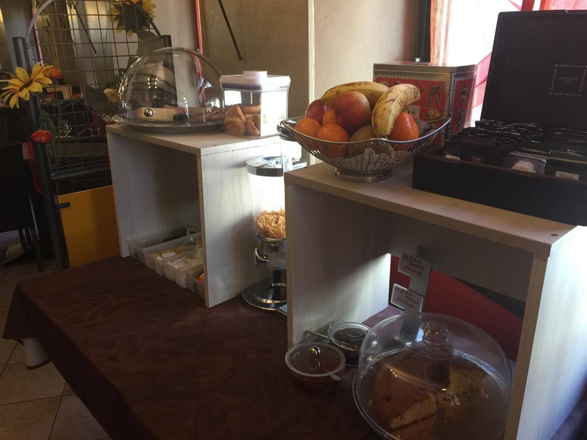 Logis Hotel Restaurant Cazes Arazat Laissac Exterior foto